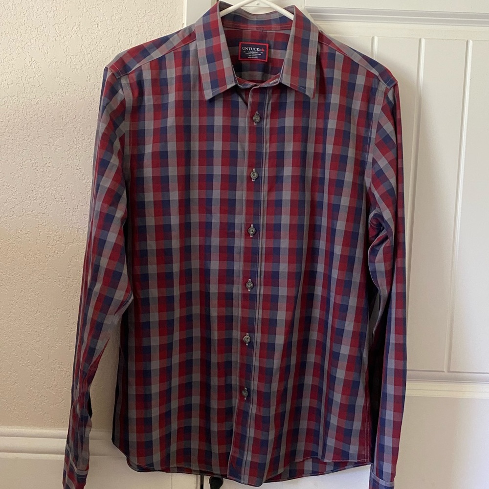 UNTUCKit men’s long sleeve dress shirt